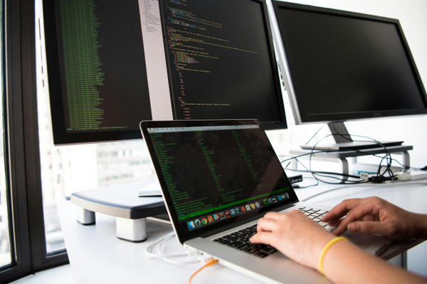 鎮(zhèn)江市嘉品電氣取得便于排線(xiàn)的高低壓開(kāi)關(guān)柜專(zhuān)利，有效提高高低壓開(kāi)關(guān)柜排線(xiàn)的有序性:高低壓開(kāi)關(guān)柜
